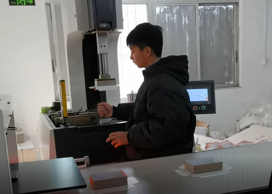 ISO9001 반자동 상자 달아서 기계 15pcs/min